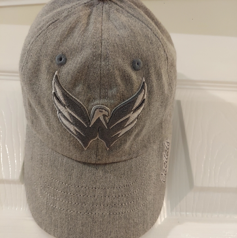 Fanatics Washington Capitals Gray Embroidered Cap